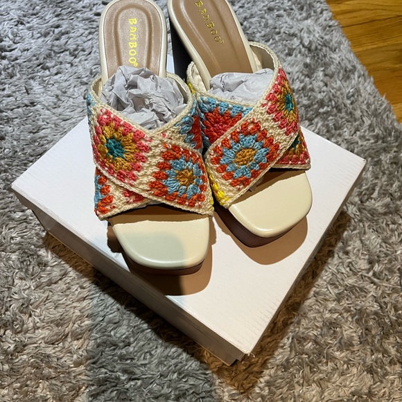 NIB..Bamboo crochet wedge sandals. The Perfect Summer Sandal!! Size 6.5 - Picture 3 of 6